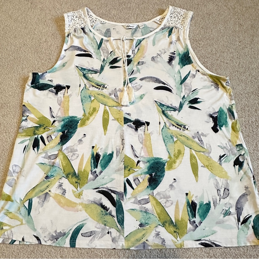 🔥 3/$20 Reitmans white watercolour leaves sleeveless top, lace shoulder sz XL
